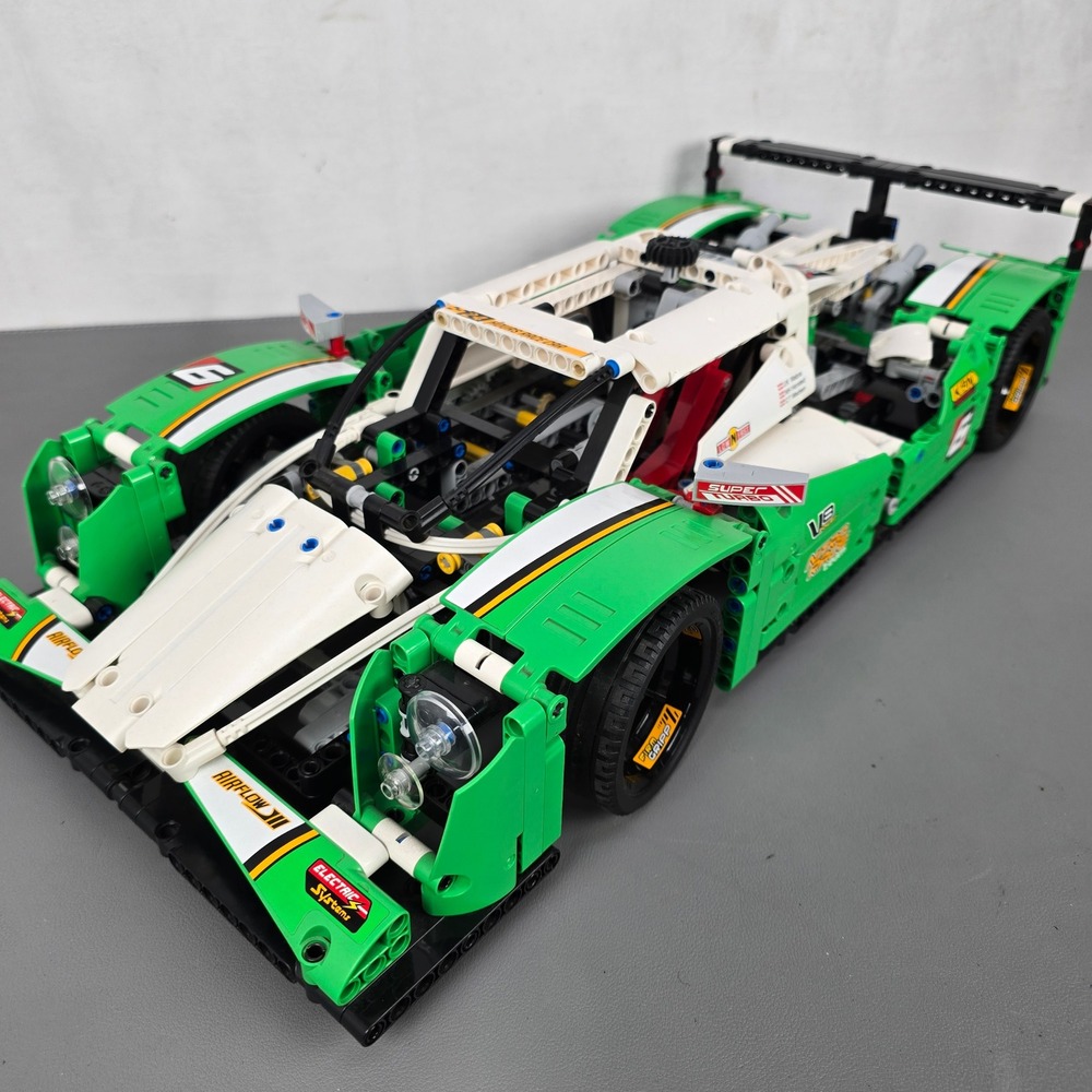 LEGO Technic 24 Hours Race Car 42039 Green White V8 Engine 2-in-1 Model